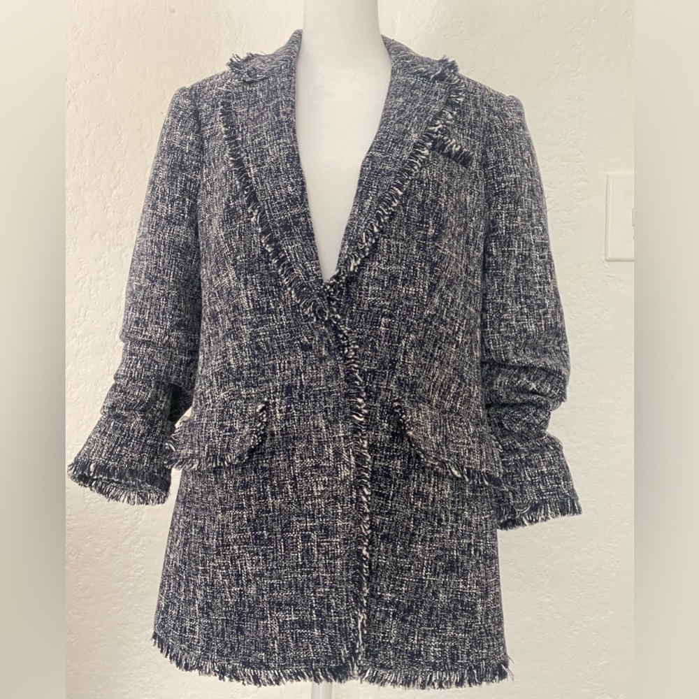 Cinq a Sept Khloe blazer size for navy and cream. New with  tags.